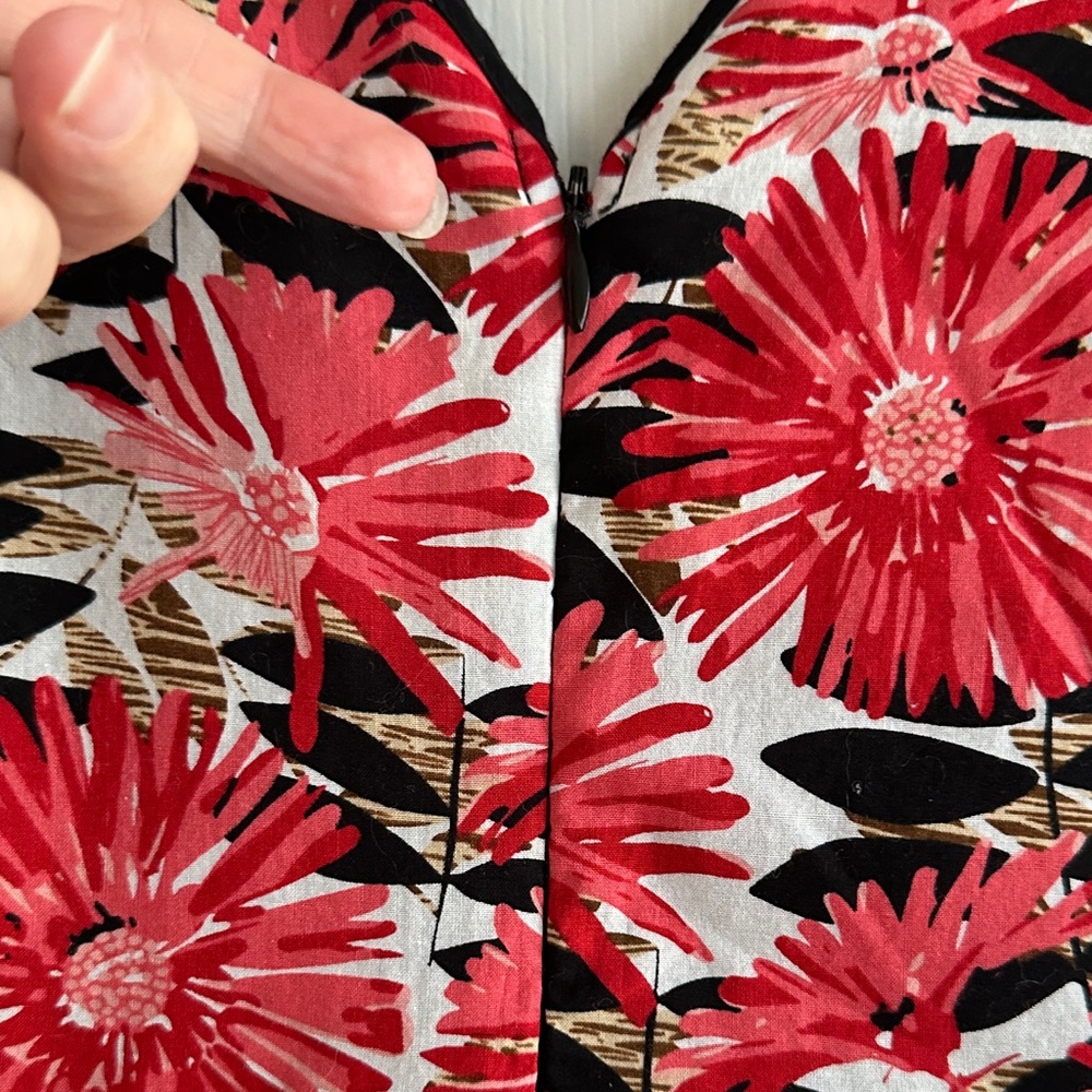 Robbie Bee Floral Sleeveless Dress - Red, Salmon Pink and Black Sz 16 - Picture 7 of 7